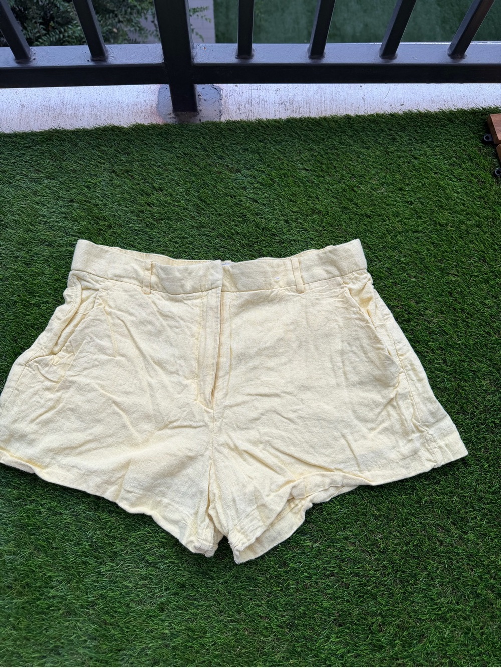 Abercrombie & Fitch Butter Yellow High-Waist Women's Shorts